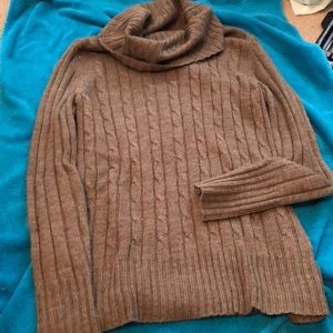 Women’s sweater size M